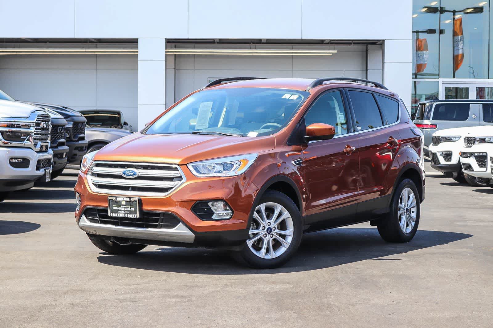 Used 2017 Ford Escape SE w/ Equipment Group 201A FWD image 1