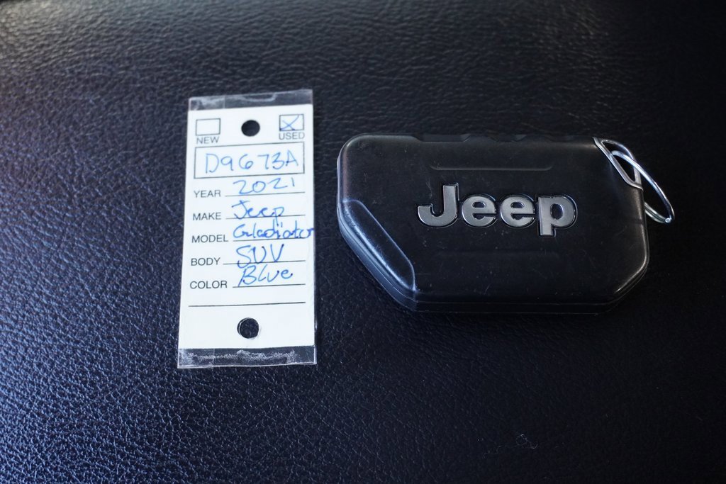 Used 2021 Jeep Gladiator Willys image 31