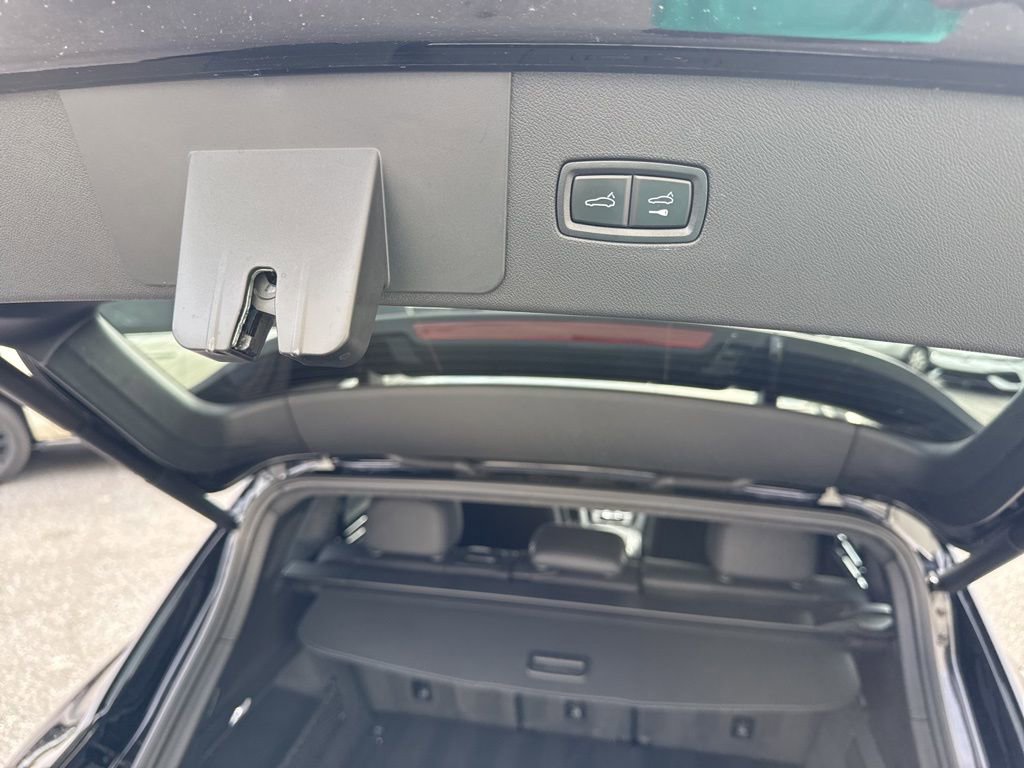 Used 2023 Porsche Cayenne GTS image 11