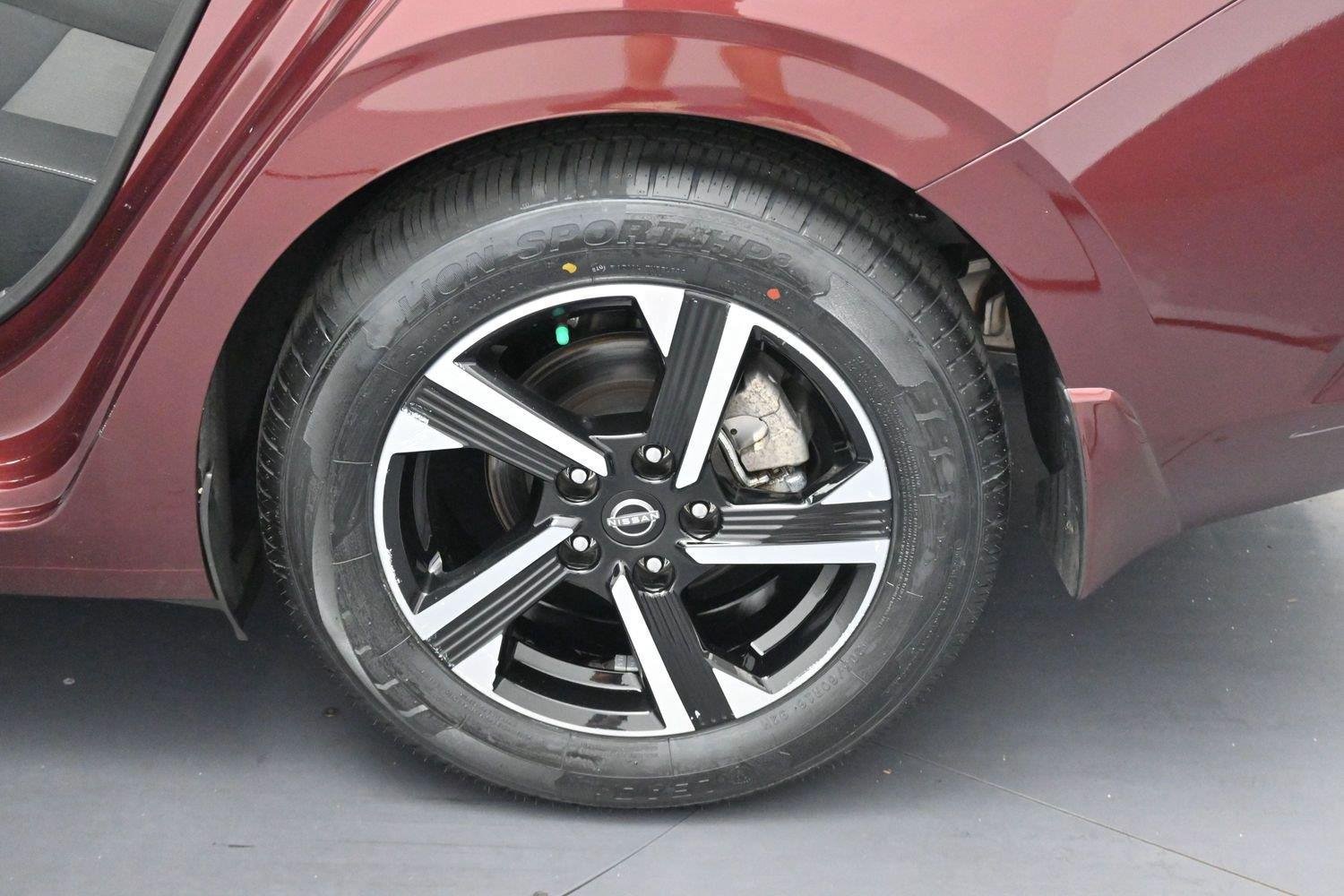 Used 2024 Nissan Sentra SV FWD image 31