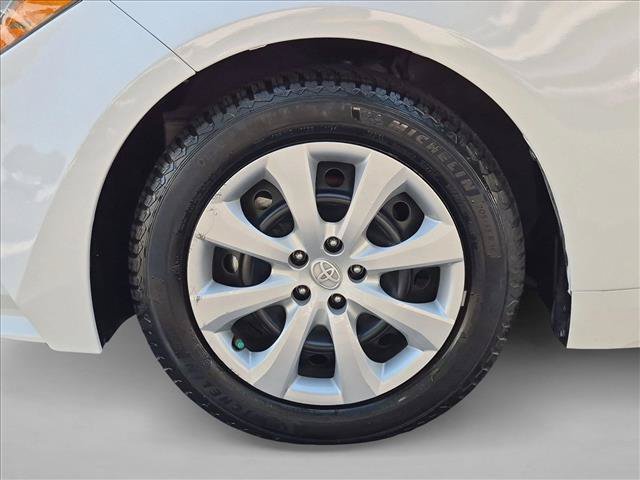 Used 2020 Toyota Corolla LE FWD image 22