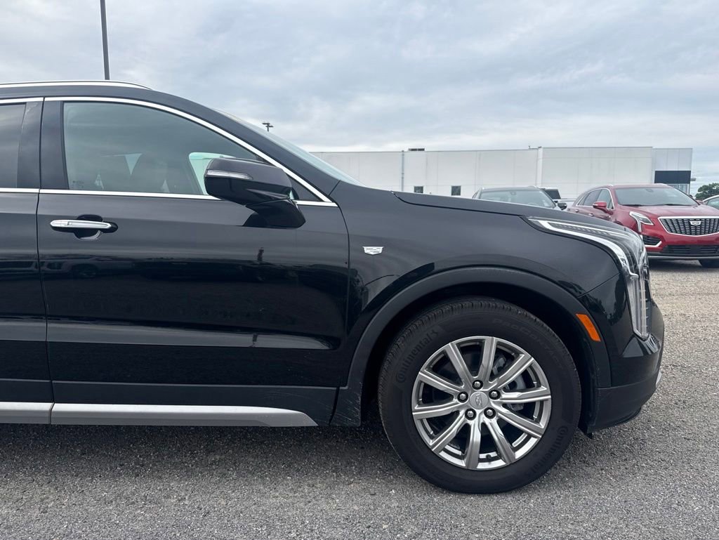 Used 2022 Cadillac XT4 Premium Luxury w/ Safety Alert Package AWD/4WD image 13