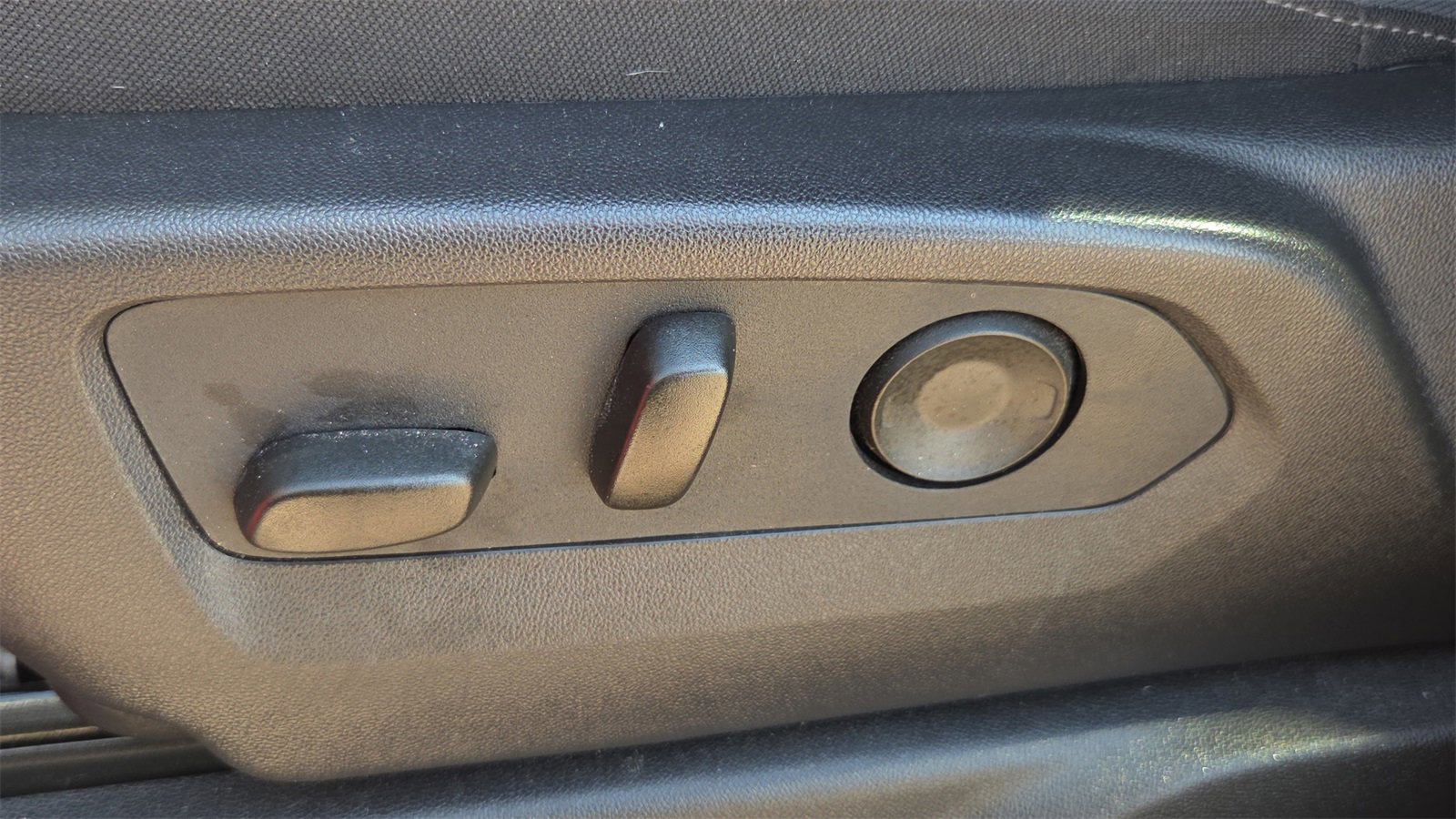 Used 2024 Chevrolet Silverado 1500 Custom image 31