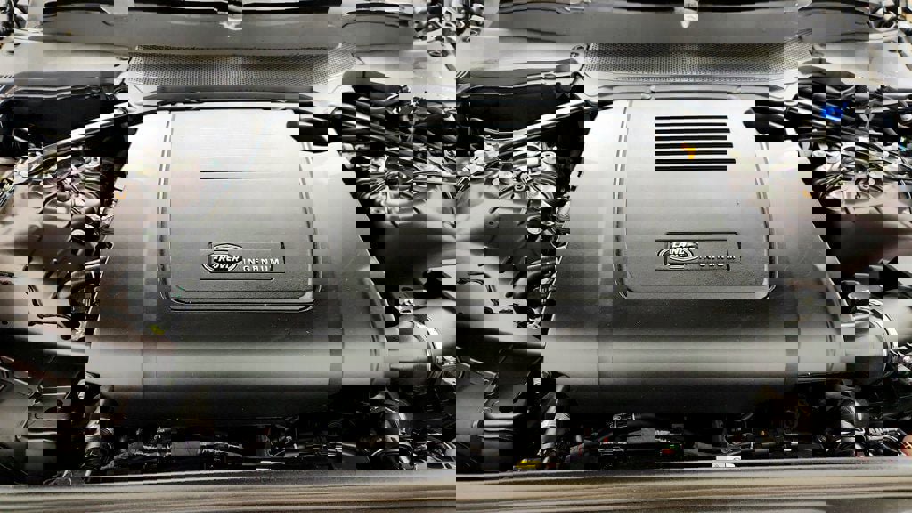 Used 2024 Land Rover Discovery Dynamic SE image 28