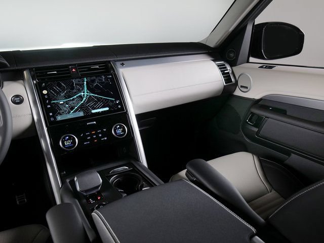 New 2026 Land Rover Discovery Dynamic SE AWD/4WD image 17