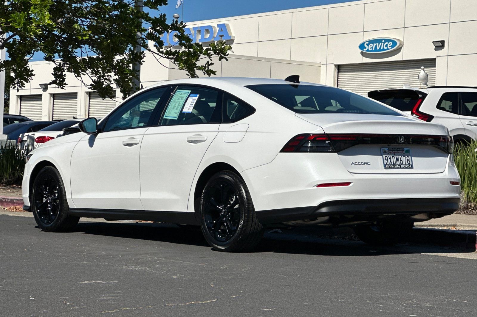 Certified 2025 Honda Accord SE image 5