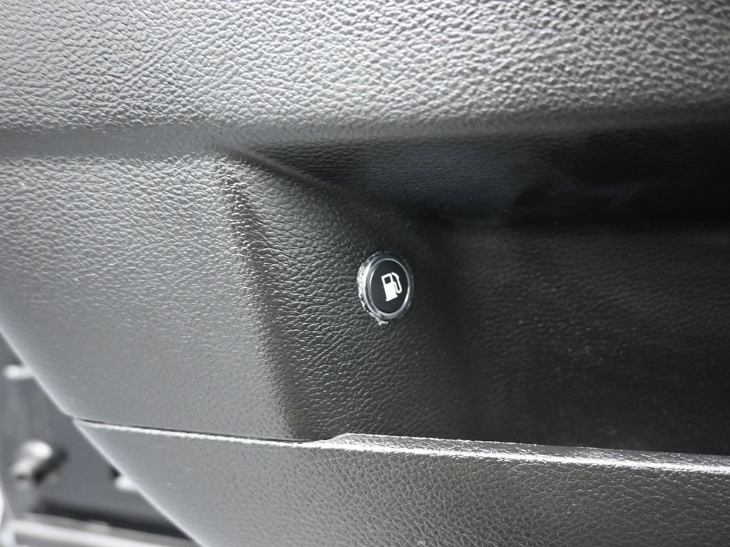 Used 2019 Chrysler 300 Touring w/ Sport Appearance Package image 11