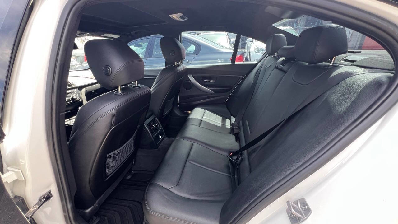 Used 2014 BMW 328i Sedan RWD image 25