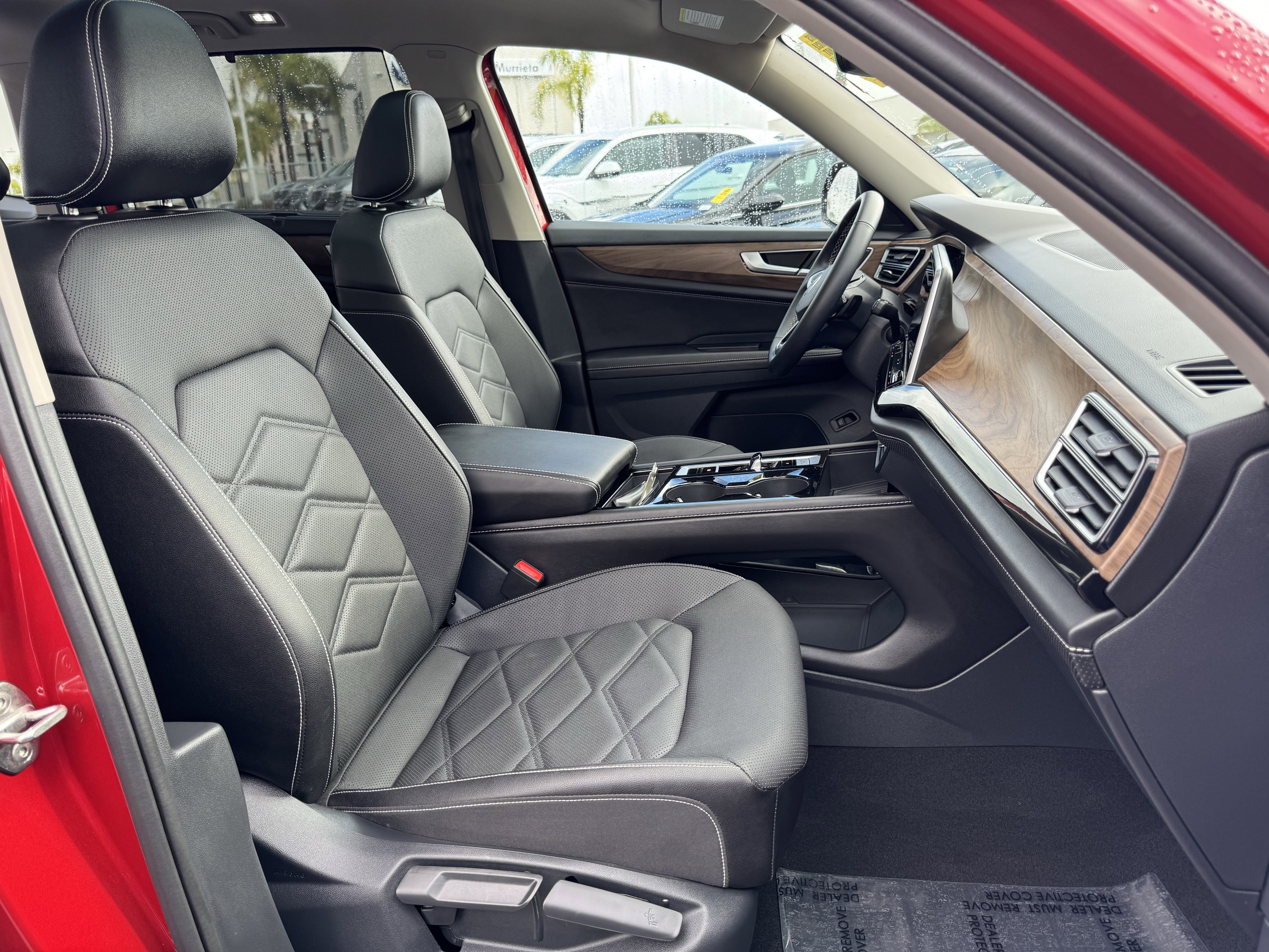 Used 2025 Volkswagen Atlas SE image 39