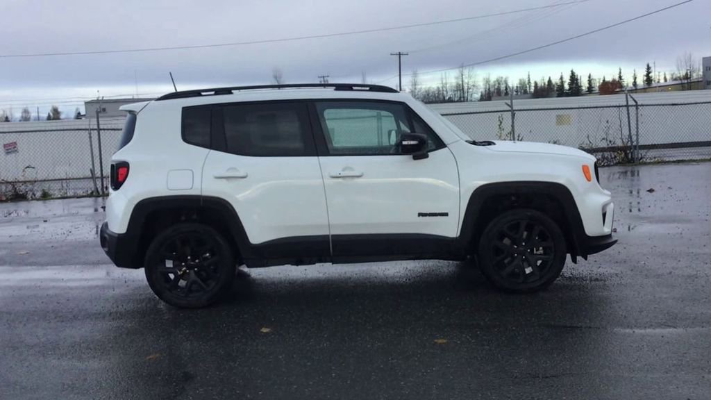 Certified 2022 Jeep Renegade Altitude w/ Convenience Group image 9