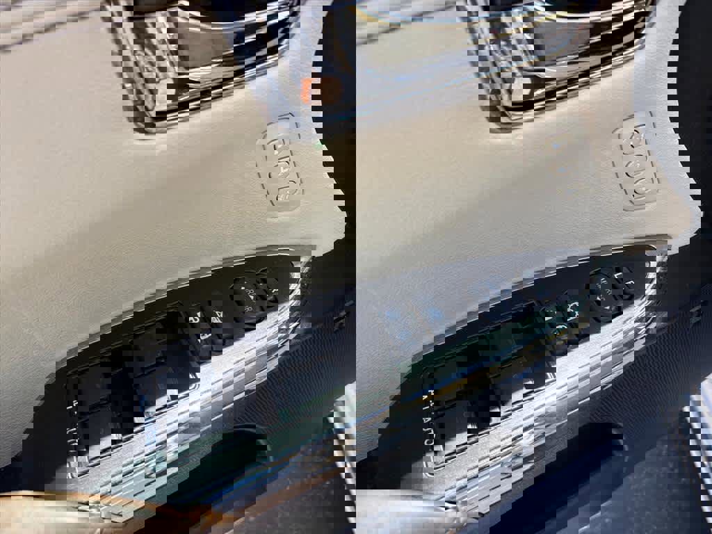 Used 2015 Toyota Avalon Limited FWD image 22