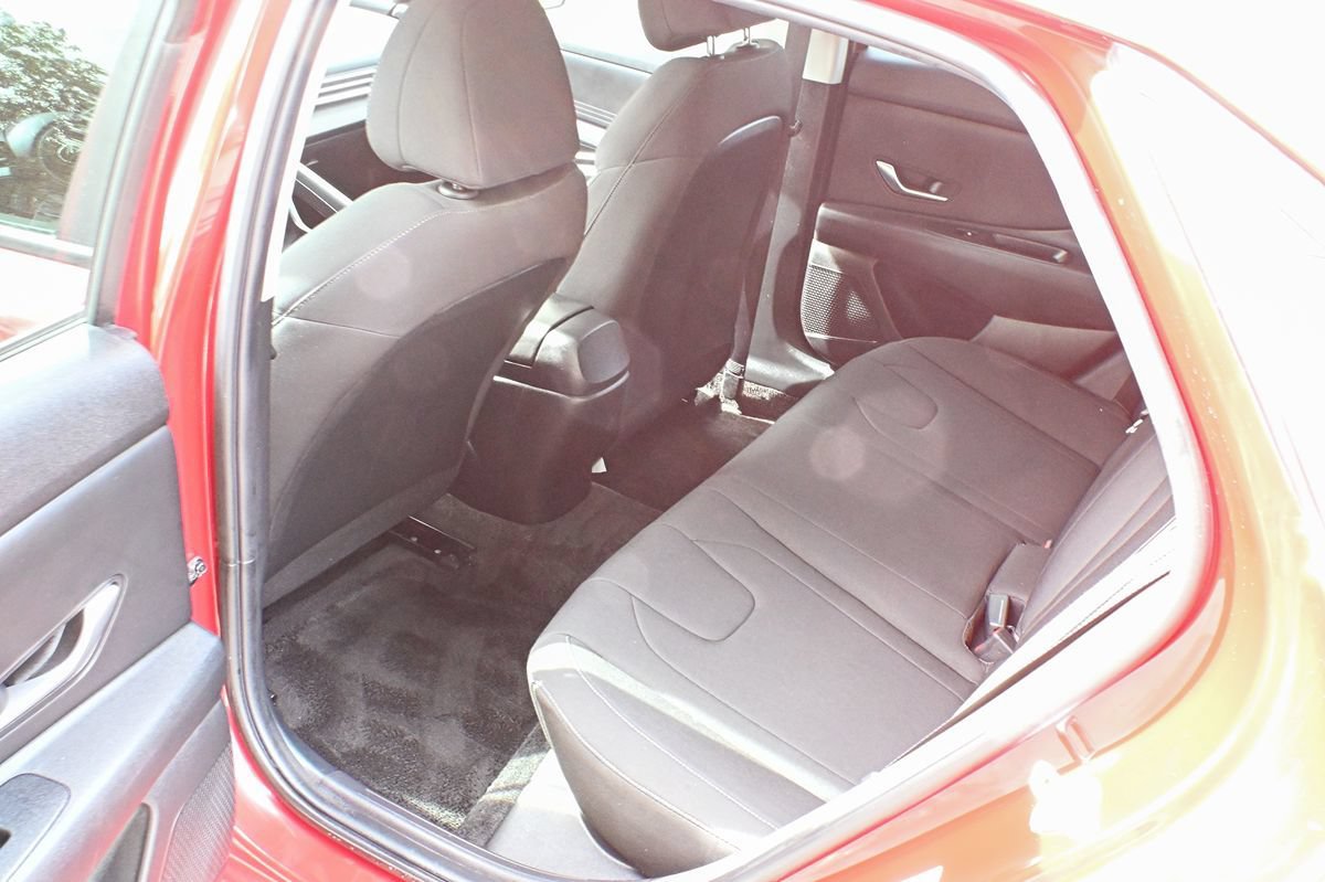 Used 2022 Hyundai Elantra SEL FWD image 8