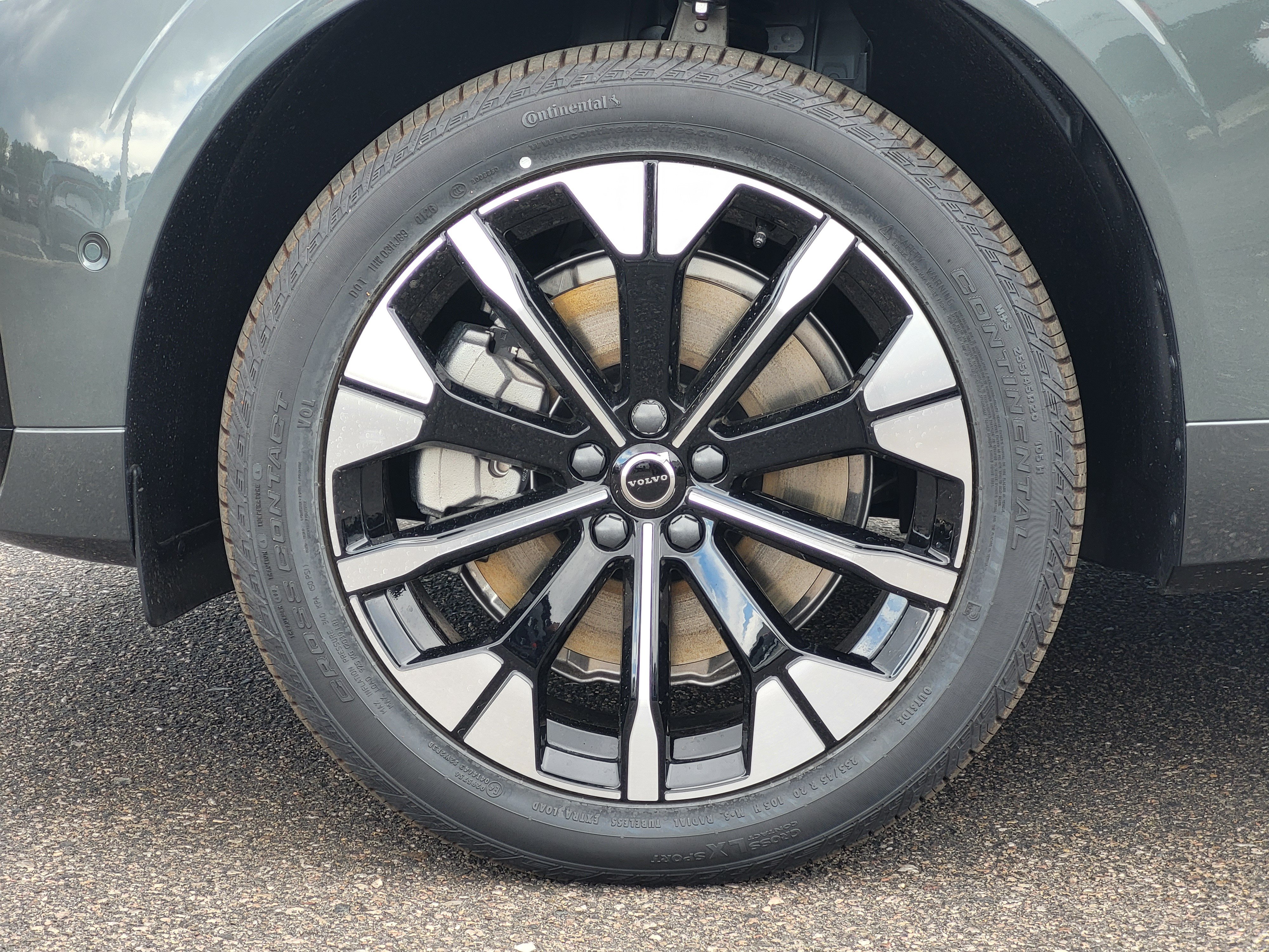 New 2026 Volvo XC60 T8 Plus w/ Protection Package Premier AWD/4WD image 7