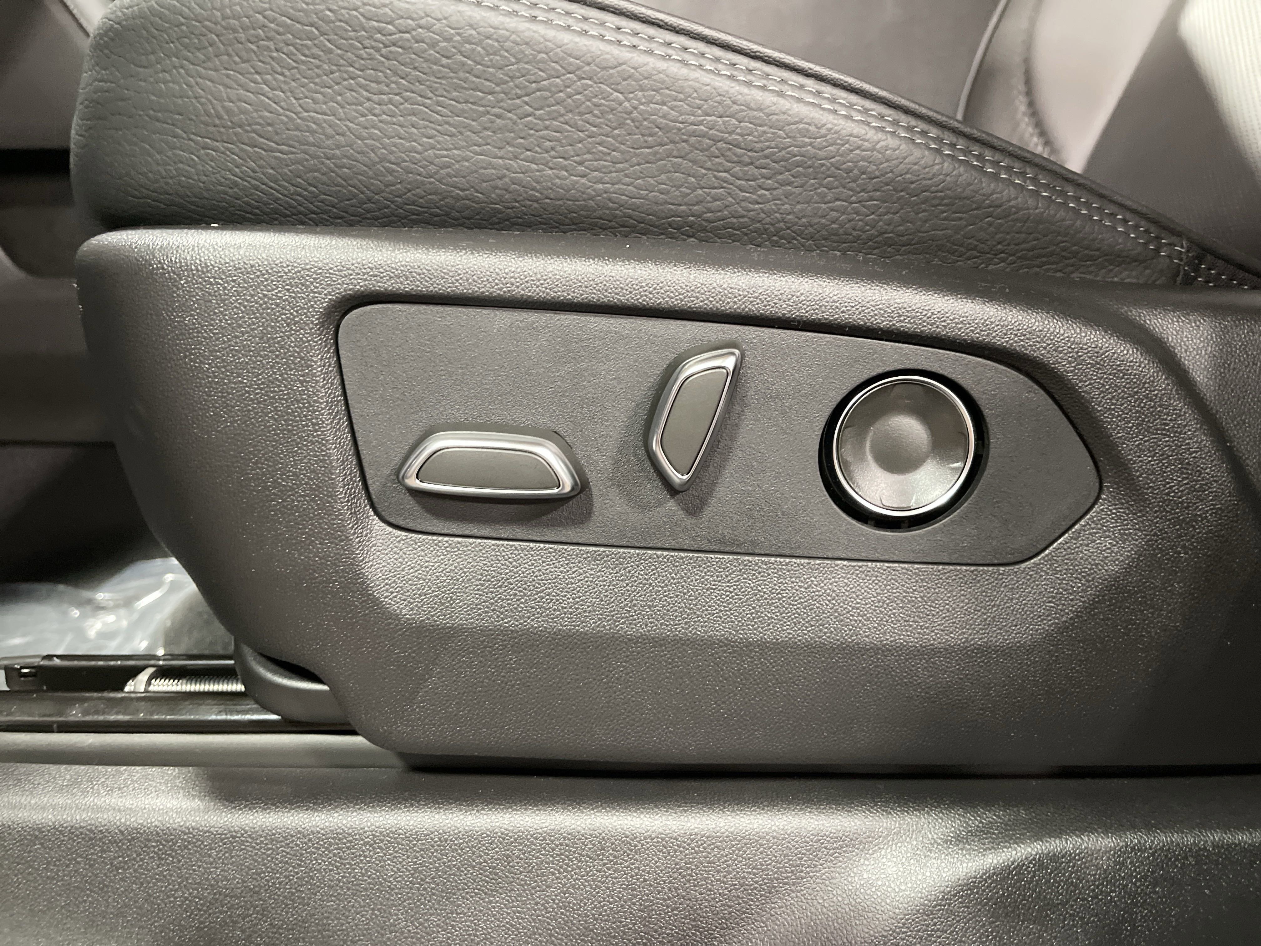 New 2026 GMC Sierra 2500 Denali w/ Denali Reserve Package image 14