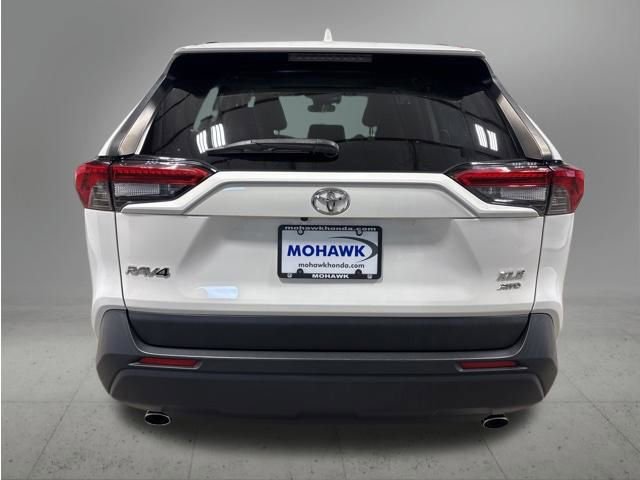 Used 2020 Toyota RAV4 XLE w/ Convenience Package AWD/4WD image 4