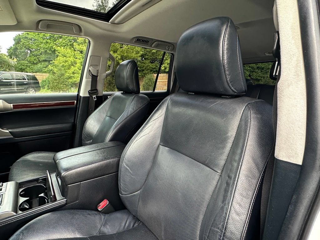 Used 2016 Lexus GX 460 w/ Premium Package AWD/4WD image 19