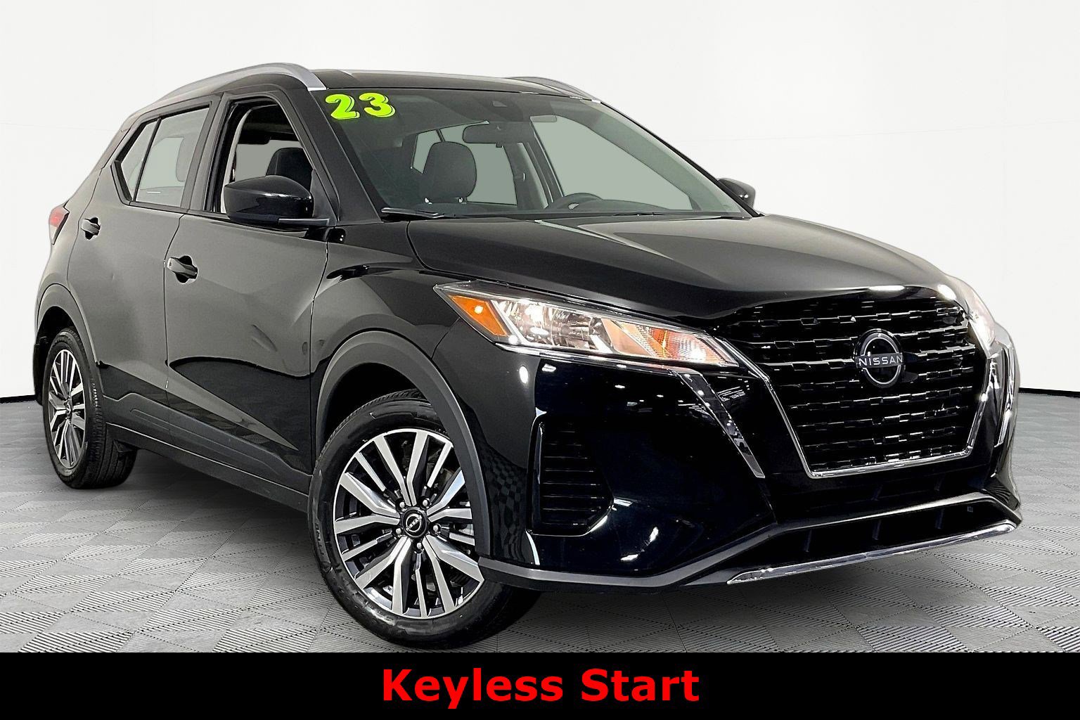 Used 2023 Nissan Kicks SV FWD image 3