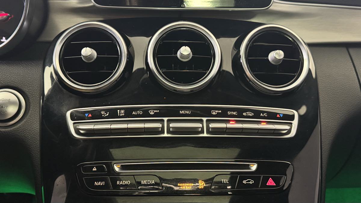 Used 2018 Mercedes-Benz C 300 Sedan w/ Premium Package image 24