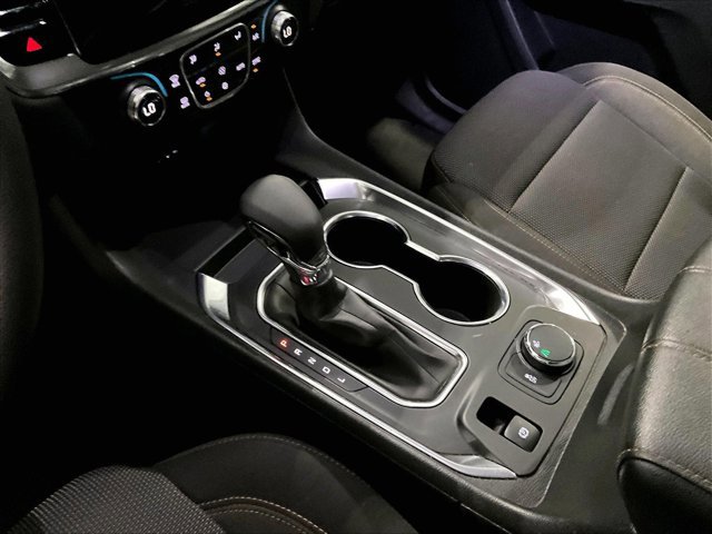 Used 2021 Chevrolet Traverse LS FWD image 15