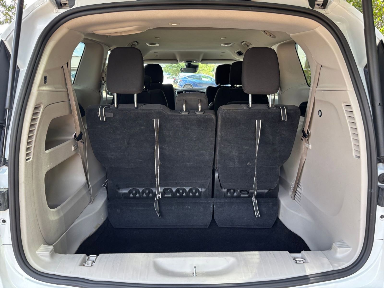 Used 2023 Chrysler Voyager LX FWD image 34