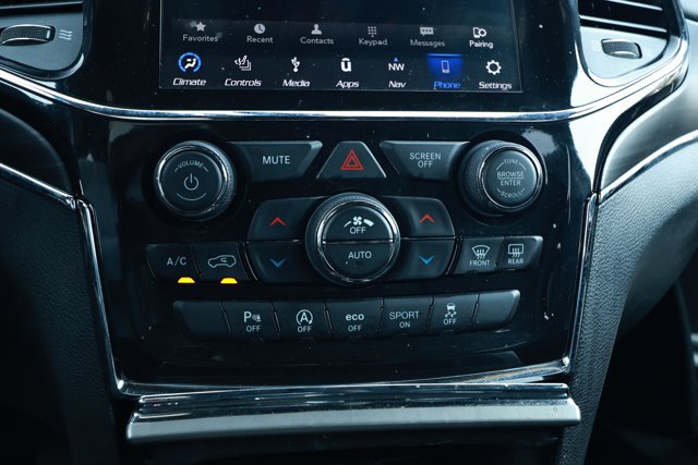 Used 2022 Jeep Grand Cherokee Limited AWD/4WD image 18
