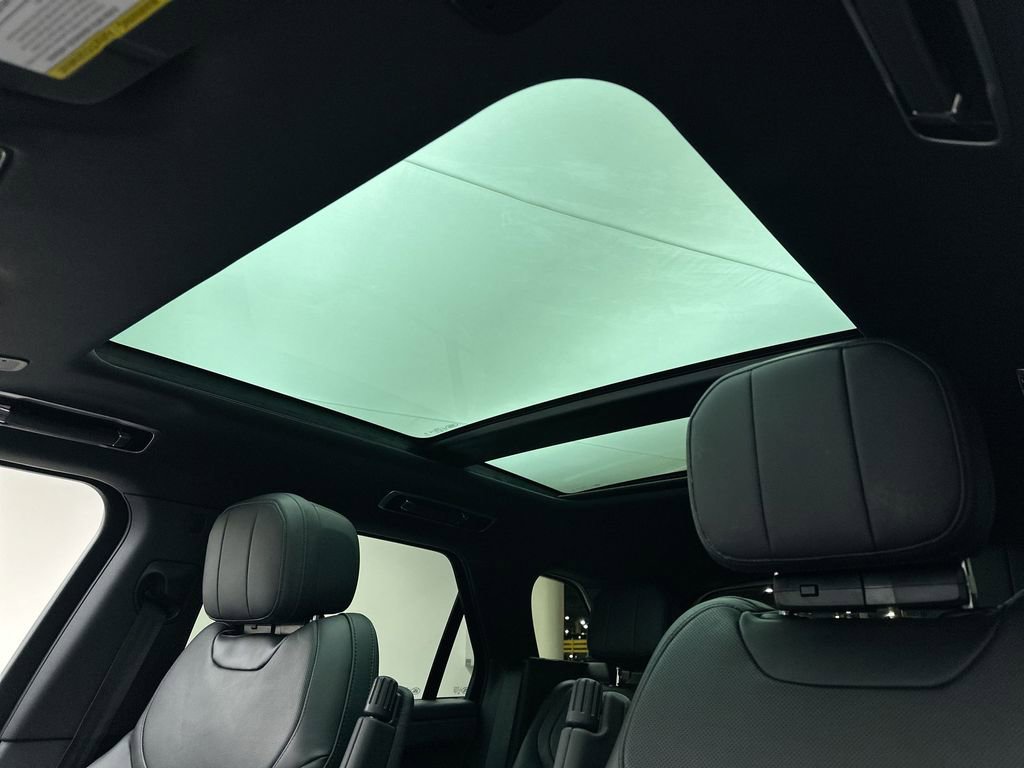 Used 2025 Land Rover Range Rover Sport SE image 23