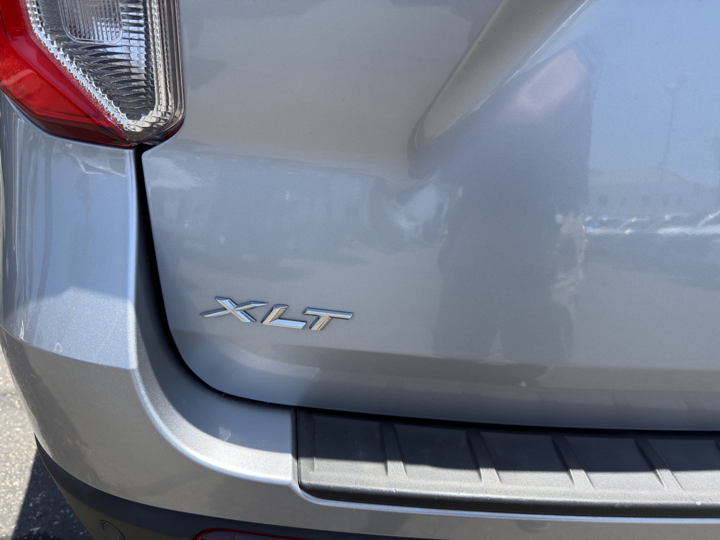 Used 2023 Ford Explorer XLT RWD image 39
