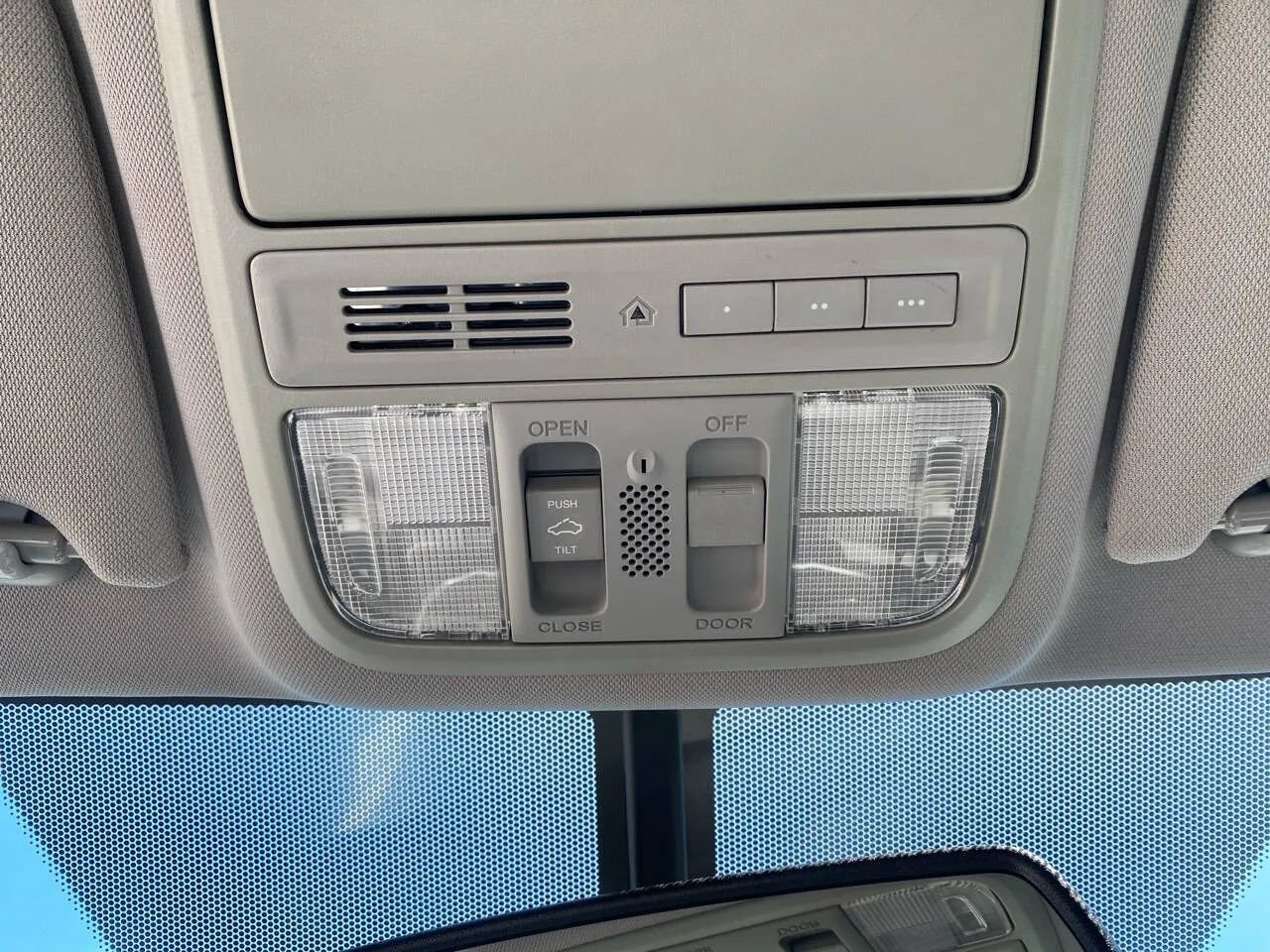 Used 2017 Honda Accord EX-L image 19