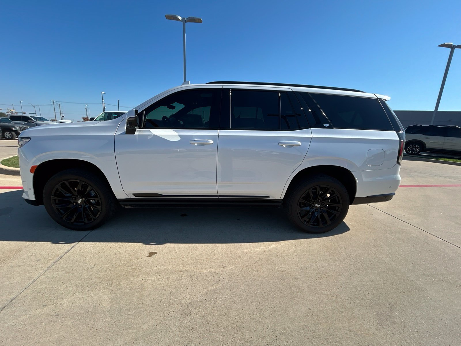 Used 2024 Cadillac Escalade Sport Platinum w/ LPO, ONYX Package AWD/4WD image 4
