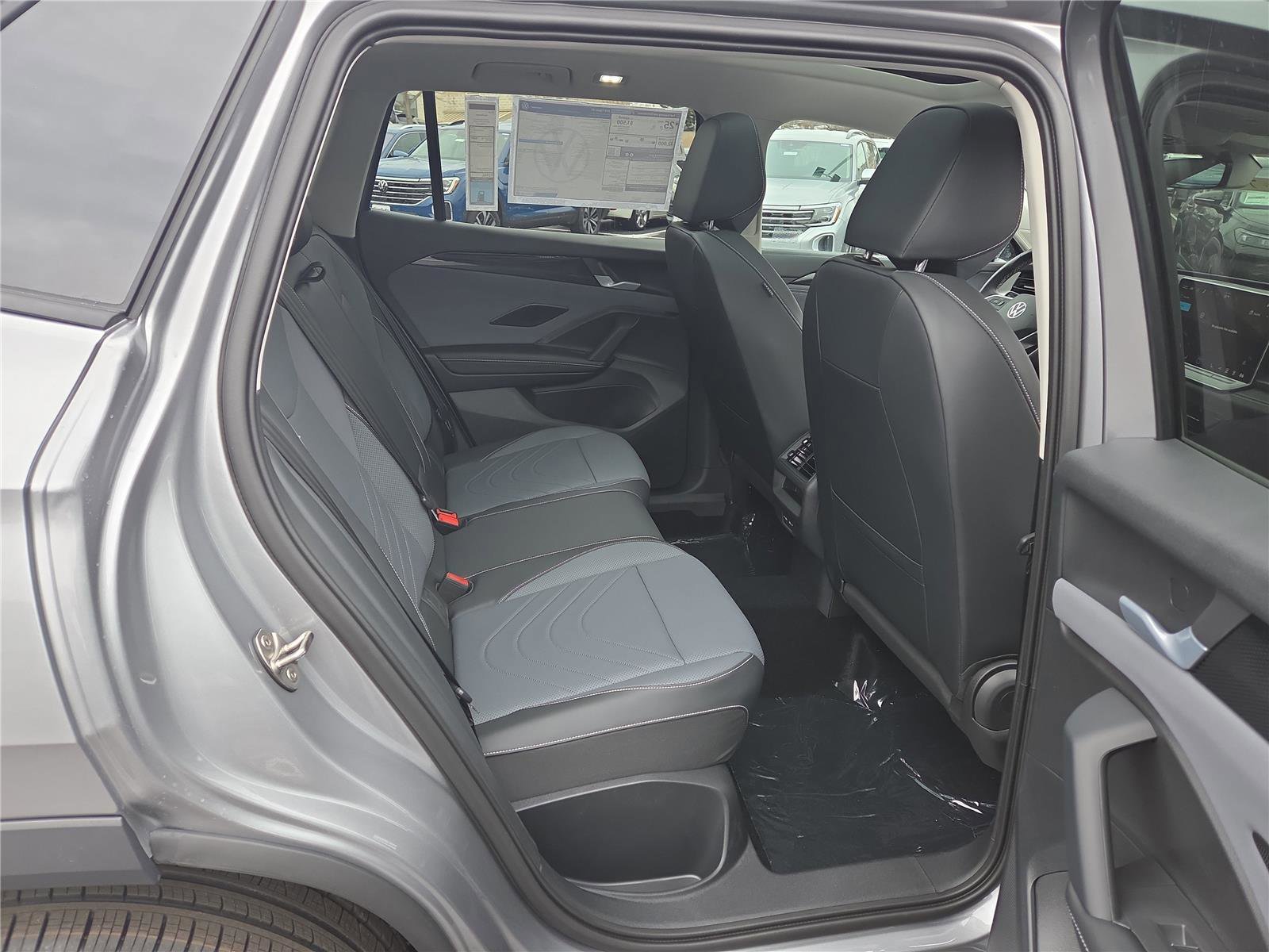 New 2026 Volkswagen Tiguan SE image 31