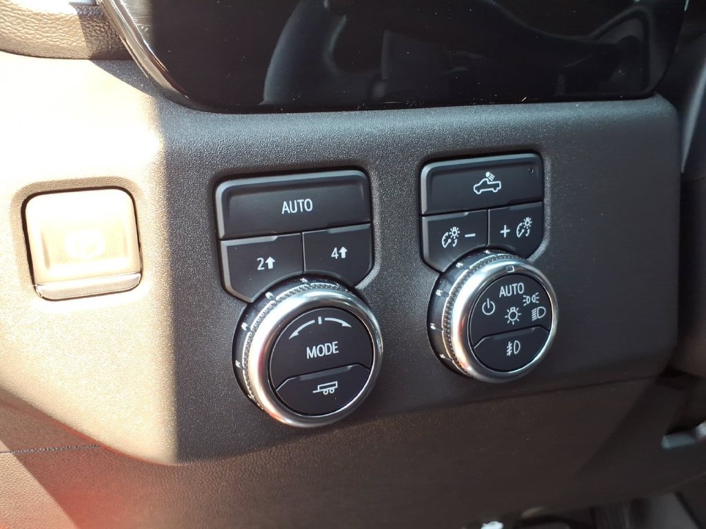 Used 2023 GMC Sierra 1500 Elevation w/ Preferred Package AWD/4WD image 12