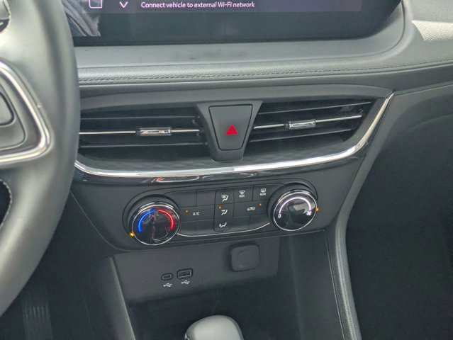 Used 2025 Buick Encore GX Preferred image 13