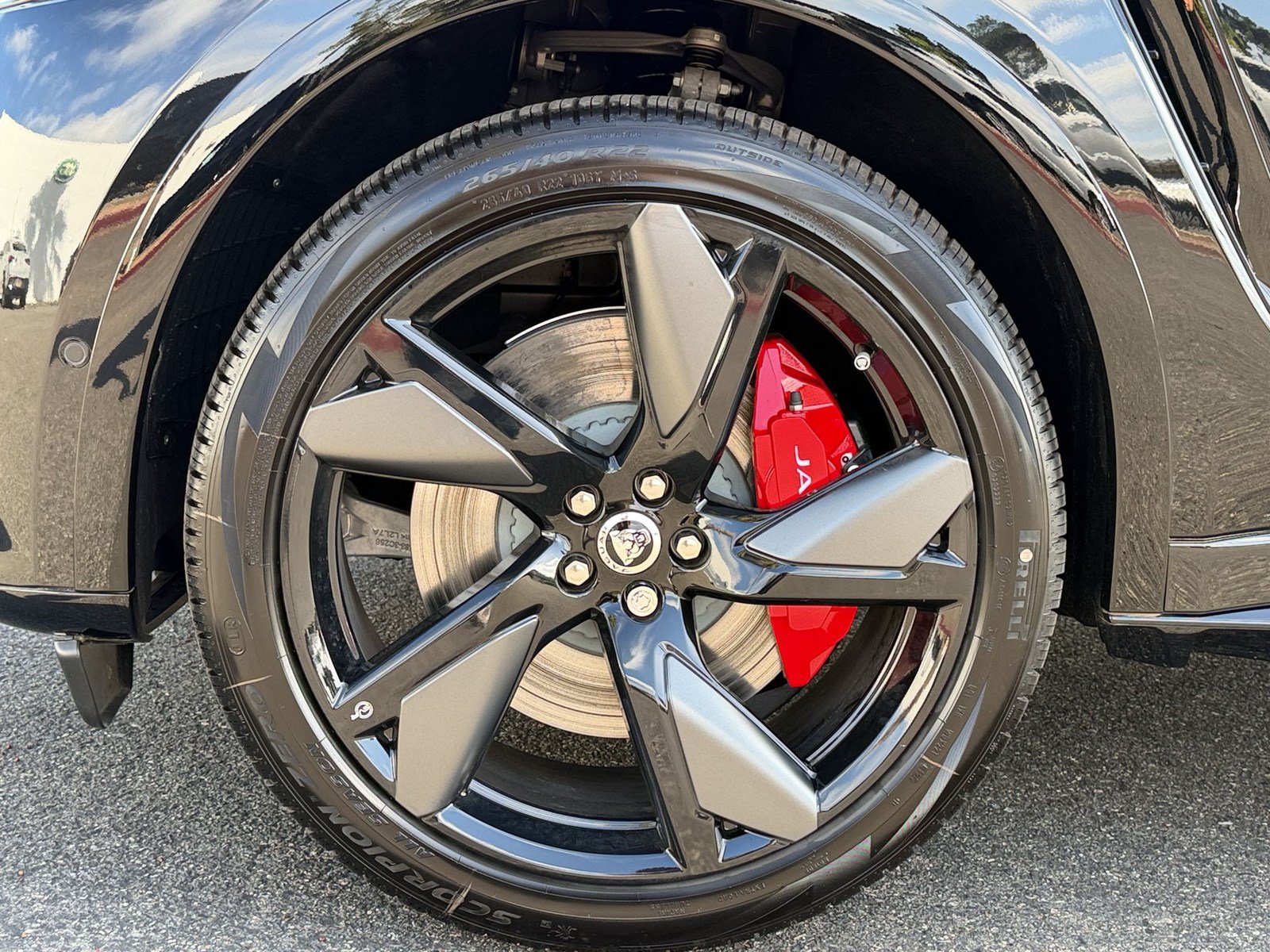 New 2026 Jaguar F-PACE SVR 575 Edition AWD/4WD image 13