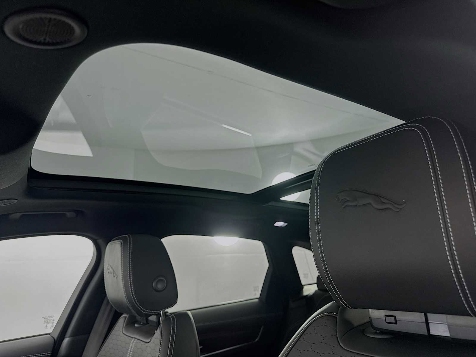 New 2026 Jaguar F-PACE R-Dynamic S image 11