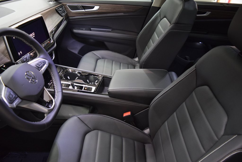 New 2026 Volkswagen Atlas SEL image 4