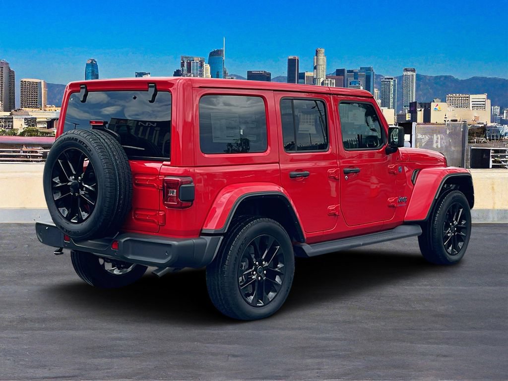 Used 2025 Jeep Wrangler Unlimited Sahara AWD/4WD image 4