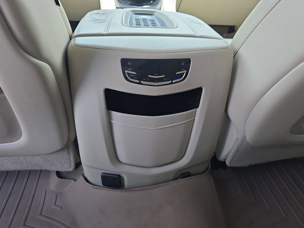 Used 2017 Cadillac Escalade 2WD image 32