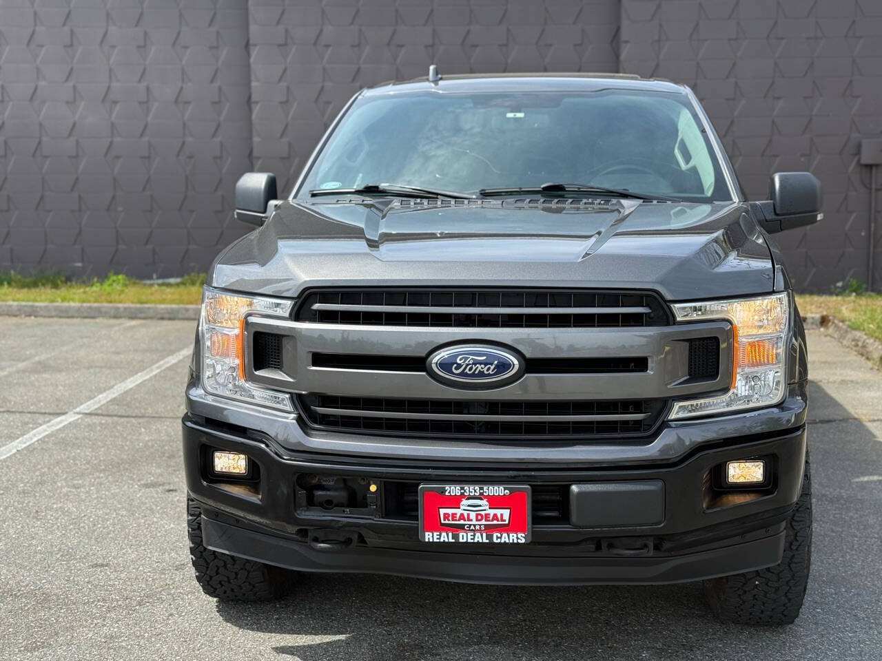 Used 2018 Ford F150 XLT w/ Equipment Group 302A Luxury AWD/4WD image 3