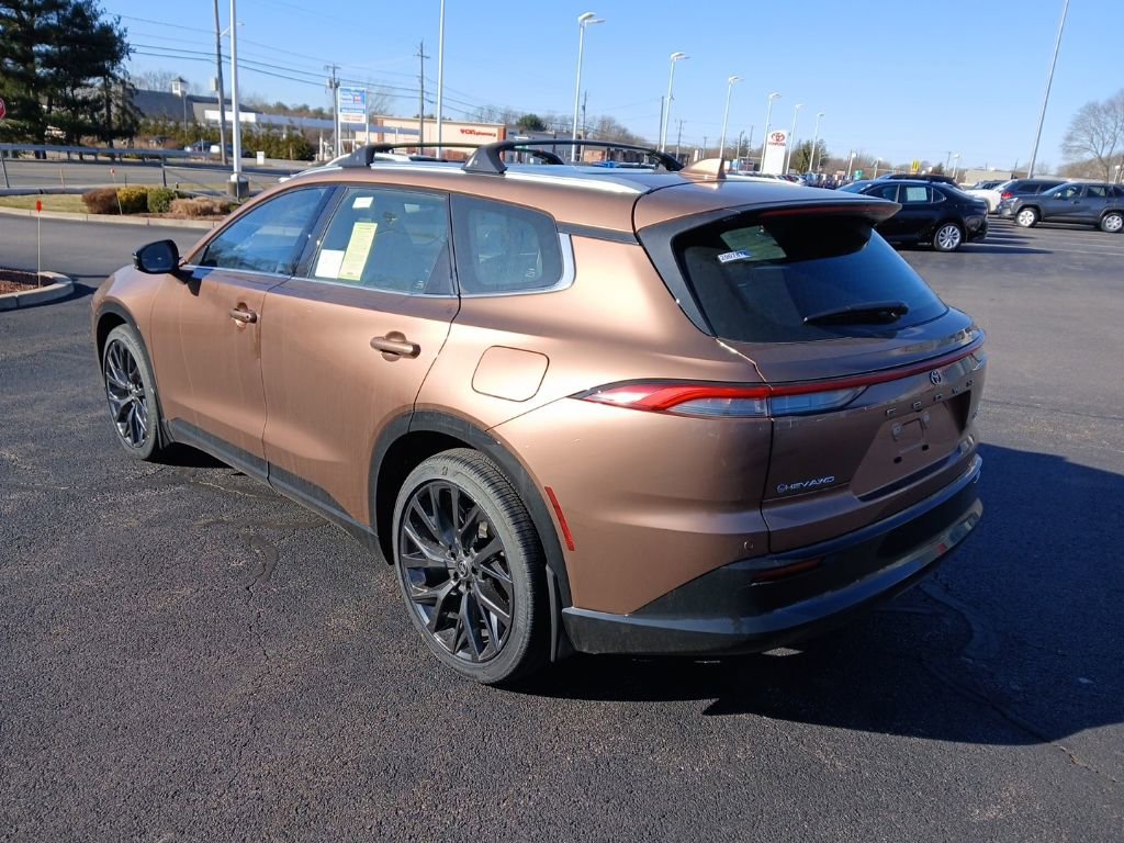 New 2025 Toyota Crown Signia image 3