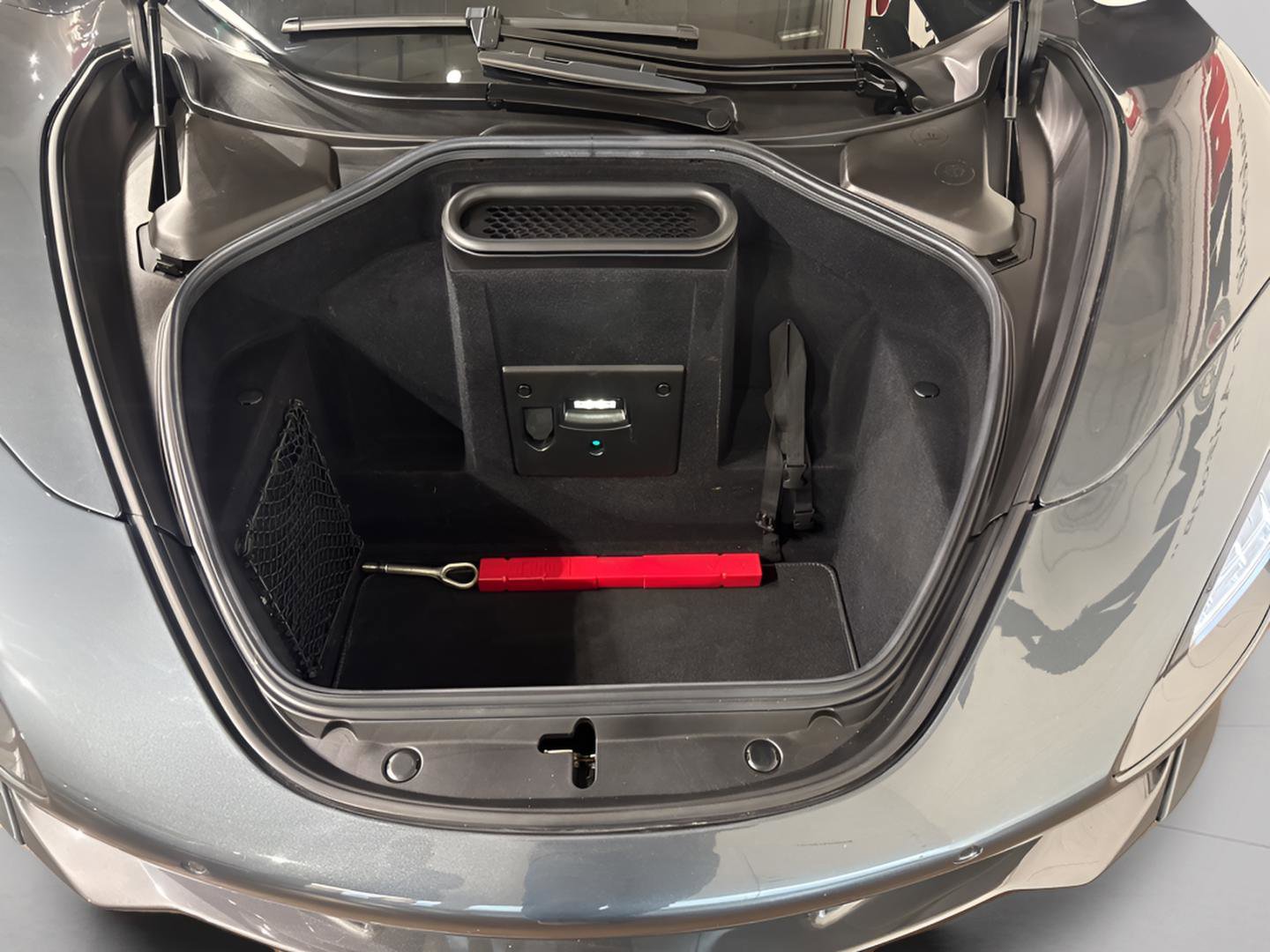 Used 2018 McLaren 720S image 31