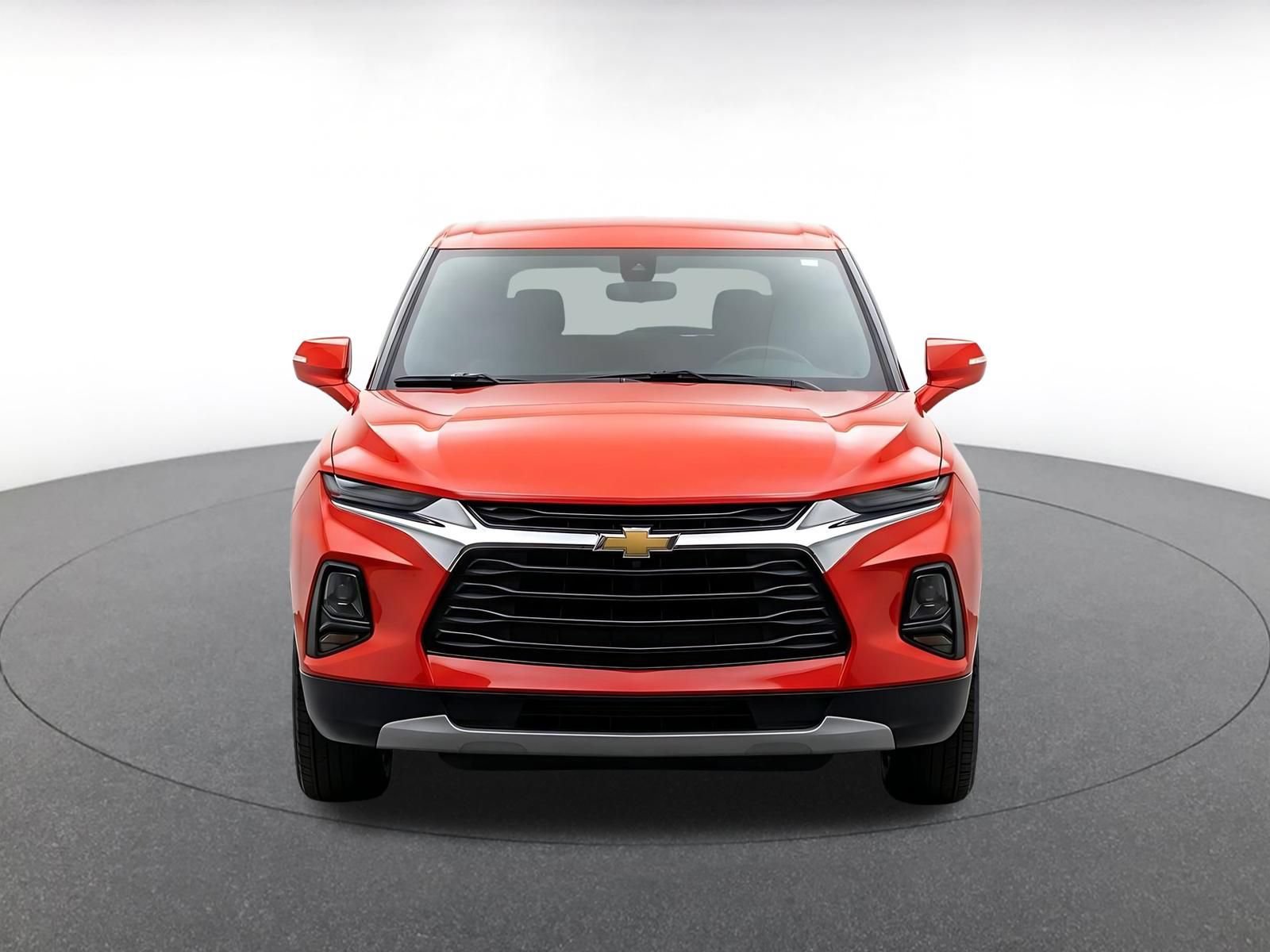 Used 2026 Chevrolet Blazer LT FWD image 2