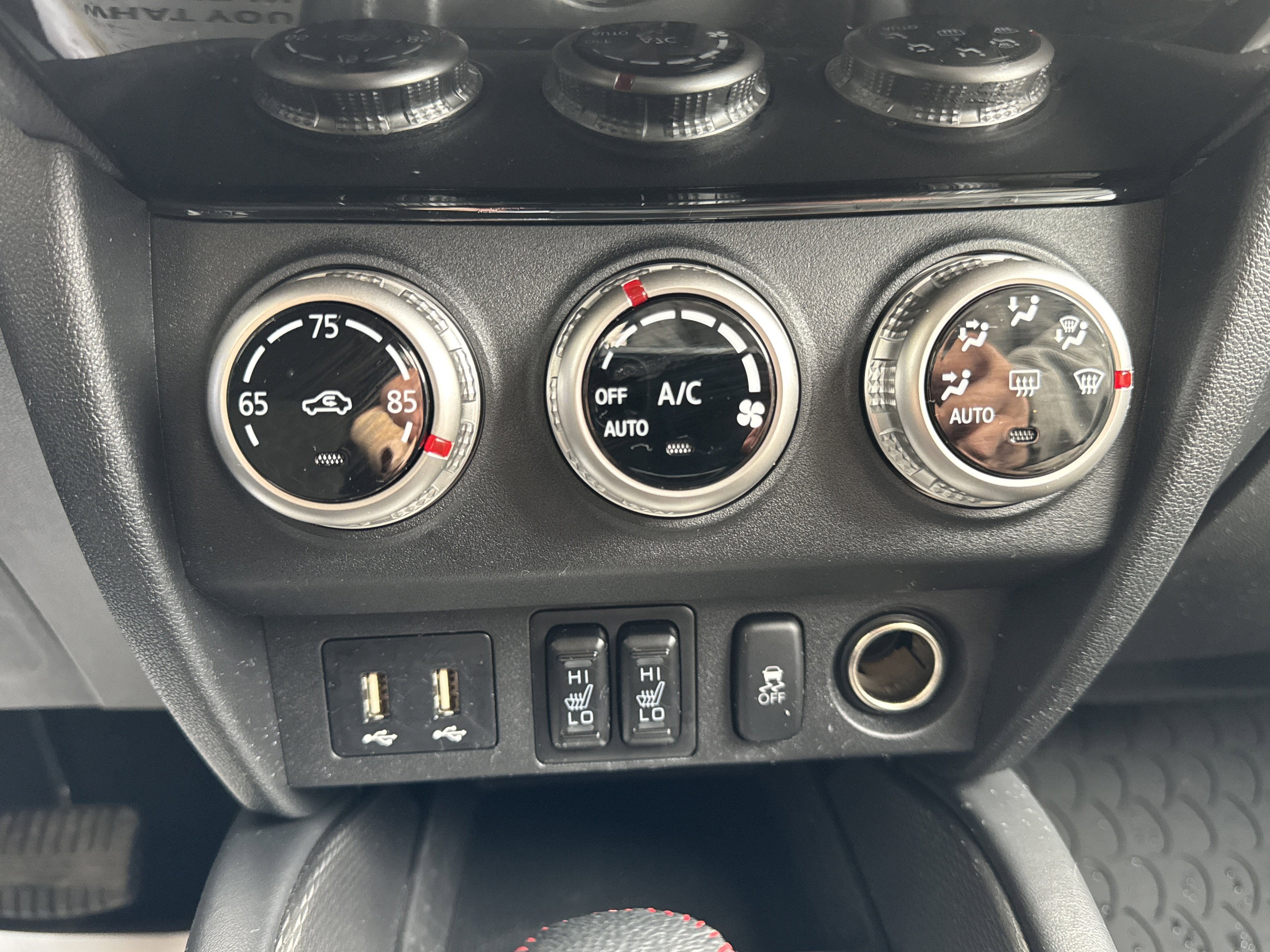 Used 2025 Mitsubishi Outlander Sport LE image 14