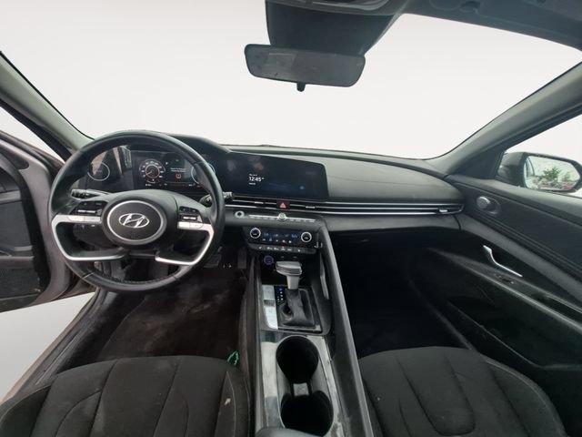 Used 2023 Hyundai Elantra SEL w/ Convenience Package FWD image 10