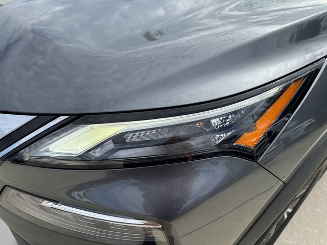 Used 2023 Nissan Rogue SV FWD image 13