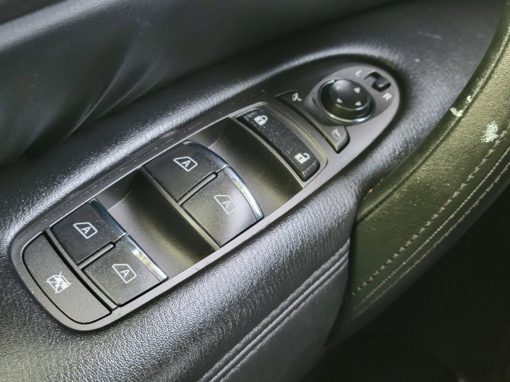 Used 2022 Nissan Armada SL w/ Captain's Chairs Package image 29