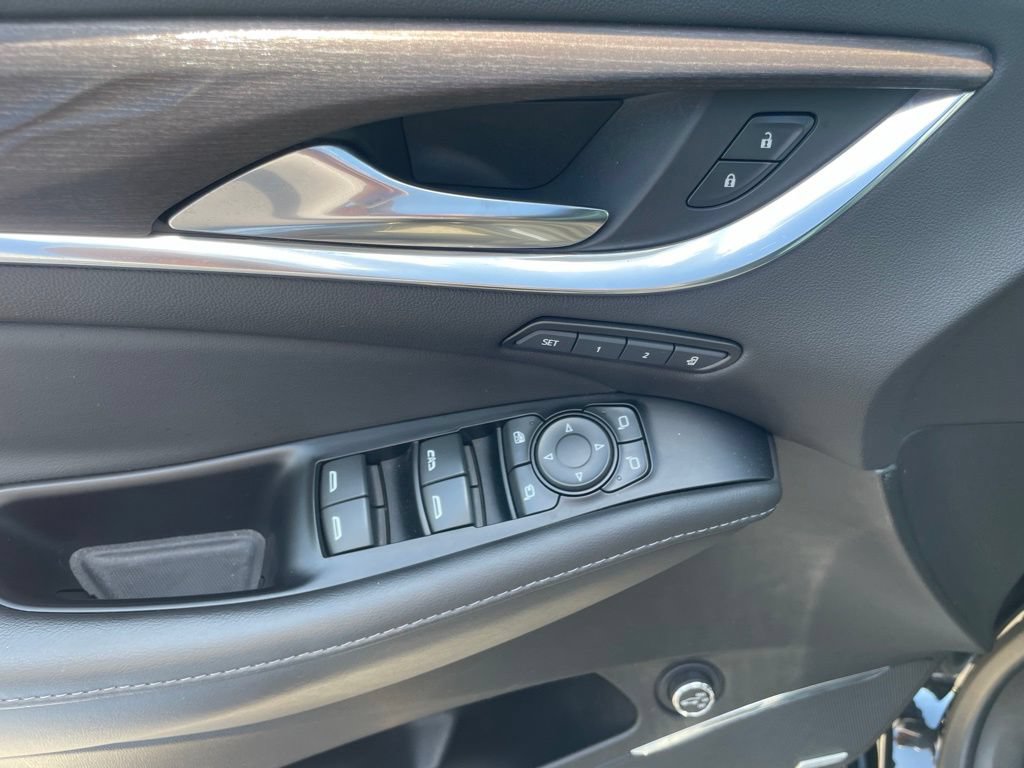 Used 2023 Buick Enclave Avenir w/ Avenir Technology Package AWD/4WD image 20