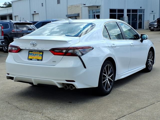 Used 2023 Toyota Camry SE FWD image 5