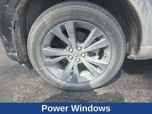 Used 2024 Ford Explorer XLT w/ Equipment Group 202A AWD/4WD image 21