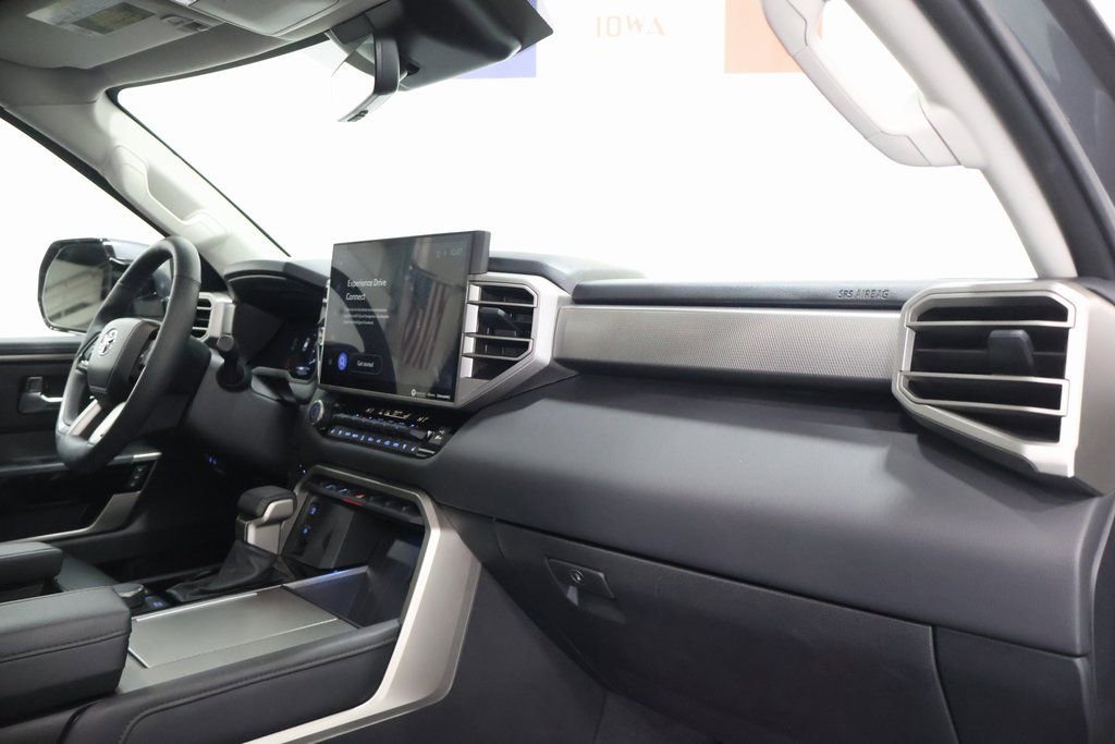 Used 2023 Toyota Sequoia Limited image 23