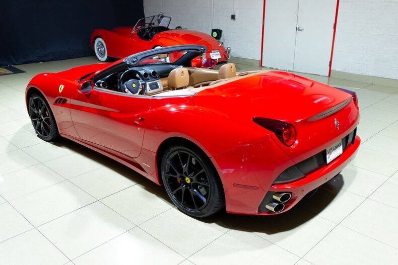 Used 2010 Ferrari California RWD image 14